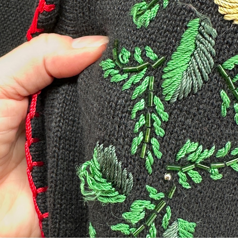 Women’s 2X Black Green Red Embroidered Beaded Ugly Chri‎ Sweater - Picture 7 of 13
